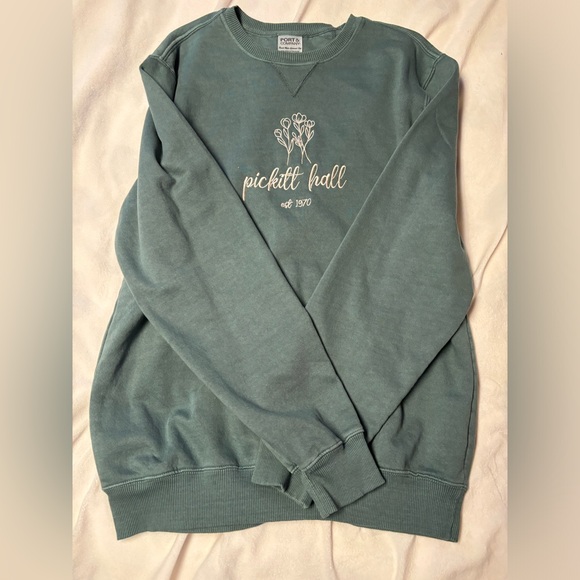 green crewneck - Picture 1 of 1